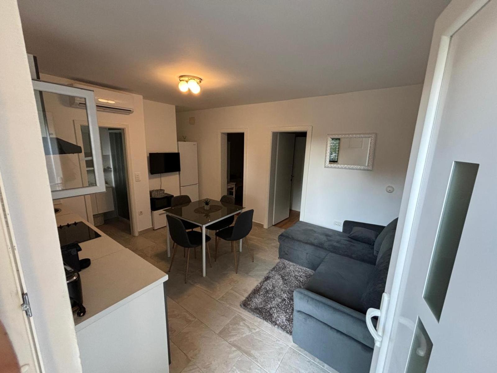 Apartment Roko *